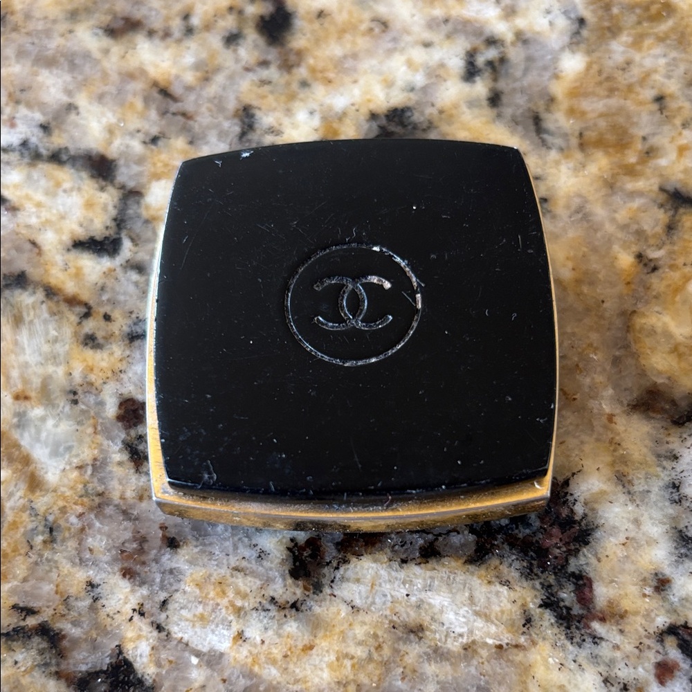 Rare and vintage CHANEL Black and Gold Compact pressed powder Chanel no 5